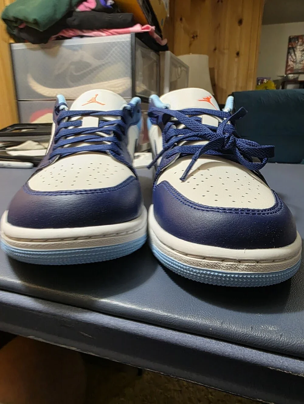 Jordan 1  Men's Low-Top Sneakers in White & Navy with Light Blue Size 10m New.